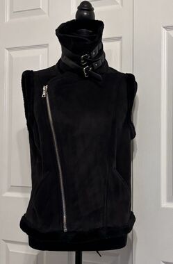 Two by VINCE CAMUTO Faux Fur Asymmetrical Vest Black Zip Moto Buckle Collared S